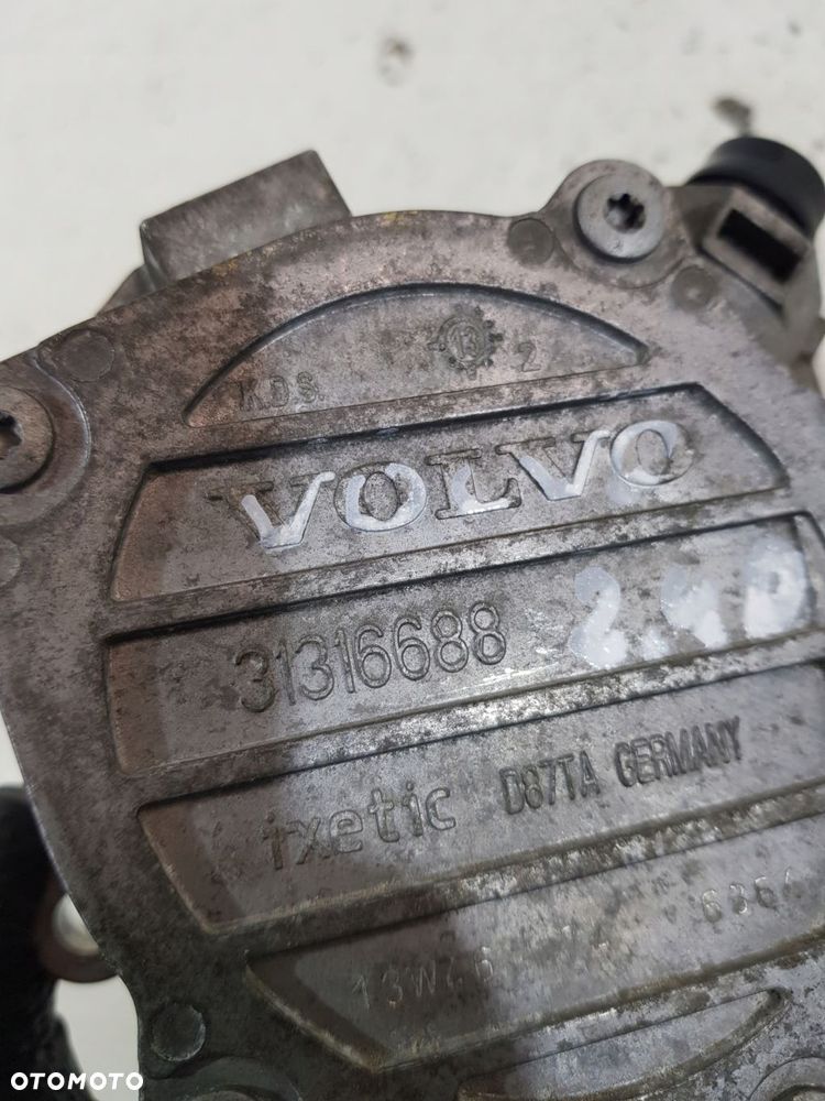 pompa vacum 31316688 volvo s60 ii v60 v70 2.0d - 6