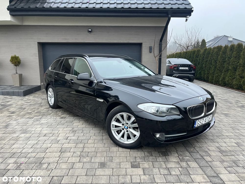 BMW Seria 5 525d Touring - 22