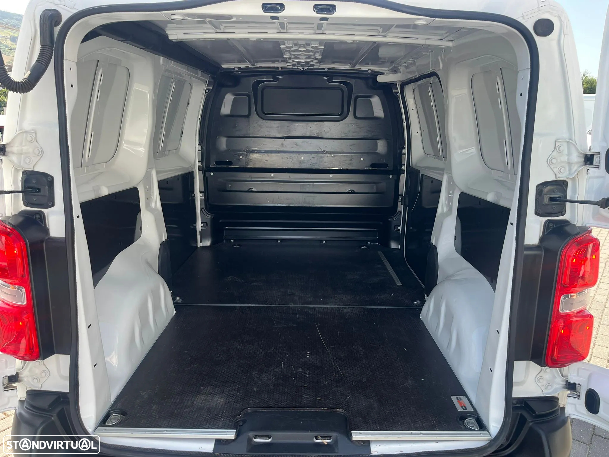 Citroën JUMPY 1.5 BLUEHDI 120cv L2 H1 - CÂMERA - GPS - IVA DEDUTÍVEL - 10
