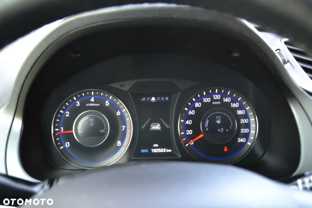 Hyundai i40 Kombi blue 1.6 Space - 31