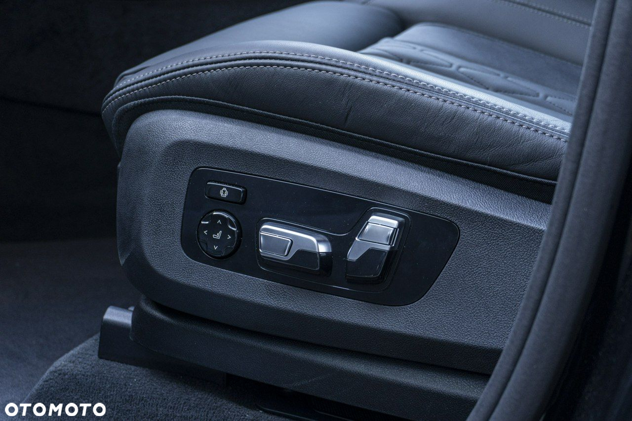 BMW X7 - 12