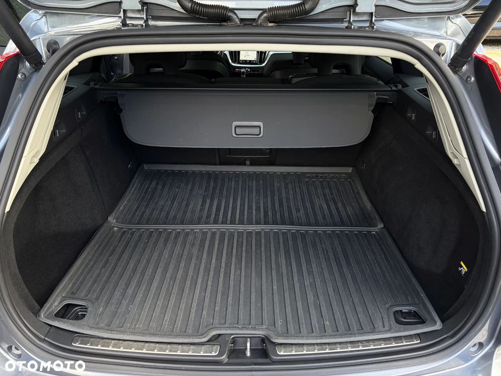 Volvo V60 D4 Geartronic Momentum Pro - 35