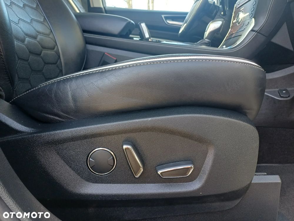 Ford Edge 2.0 TDCi Bi-Turbo 4x4 Vignale - 29