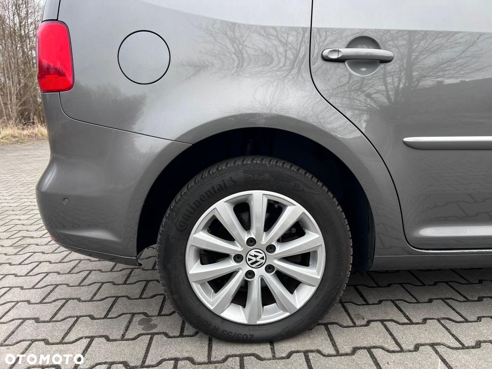 Volkswagen Touran 1.2 TSI STYLE - 8
