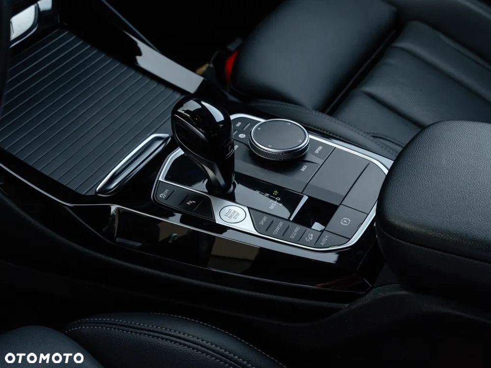 BMW Seria 5 520d xDrive - 12