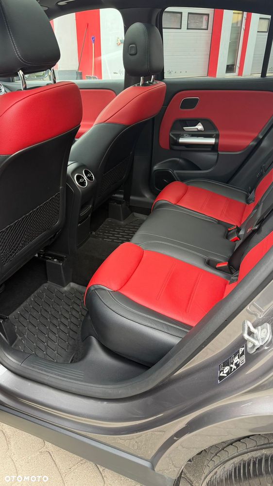 Mercedes-Benz GLA 250 AMG Line - 16