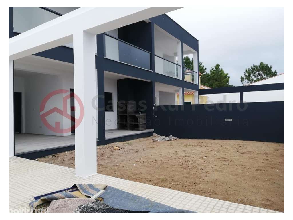 Moradia geminada de construção nova, em Fernão Ferro - Grande imagem: 2/21