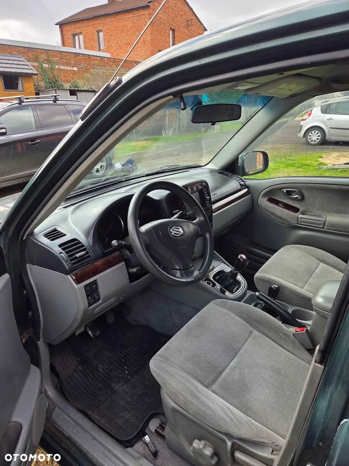 Suzuki Grand Vitara 2.7 V6 - 14