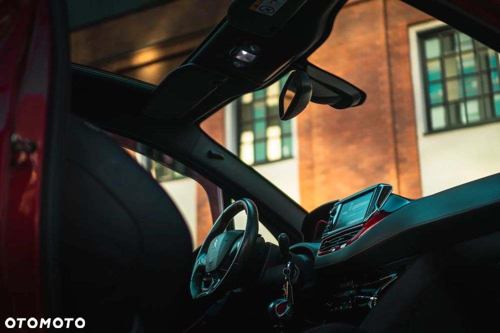 Peugeot 208 GTI 200 THP - 19