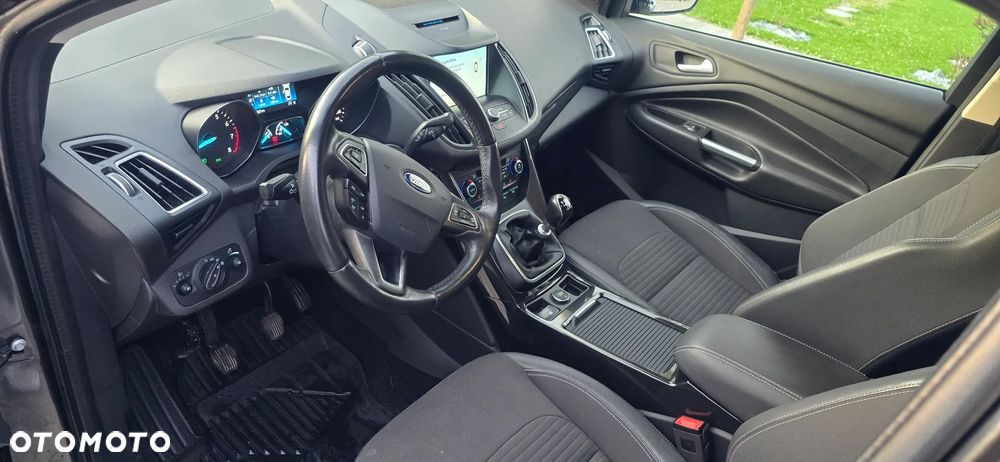 Ford Kuga 1.5 EcoBoost 2x4 Titanium - 13