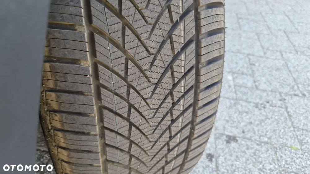 Ford Kuga 1.6 EcoBoost 2x4 Titanium - 34