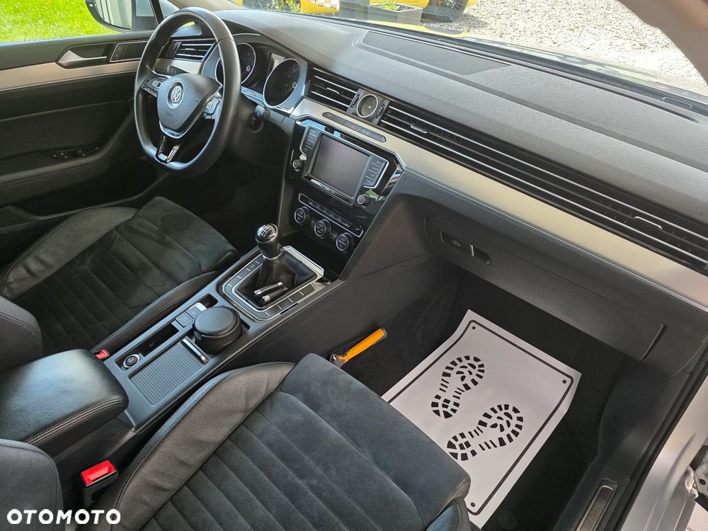 Volkswagen Passat - 34