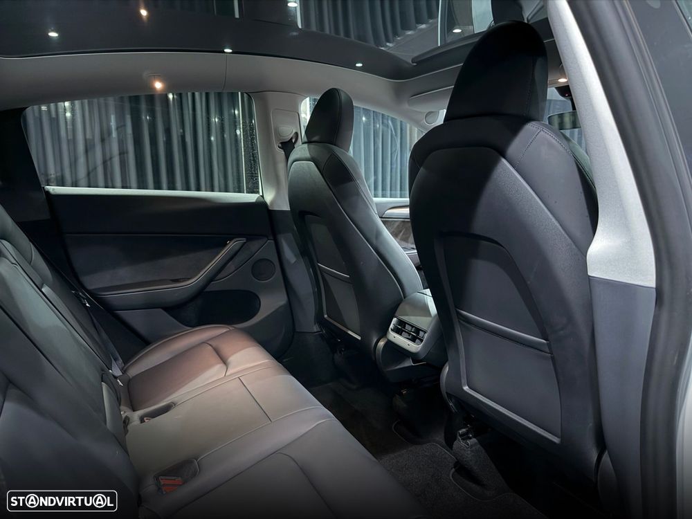 Tesla Model Y Standard - 36