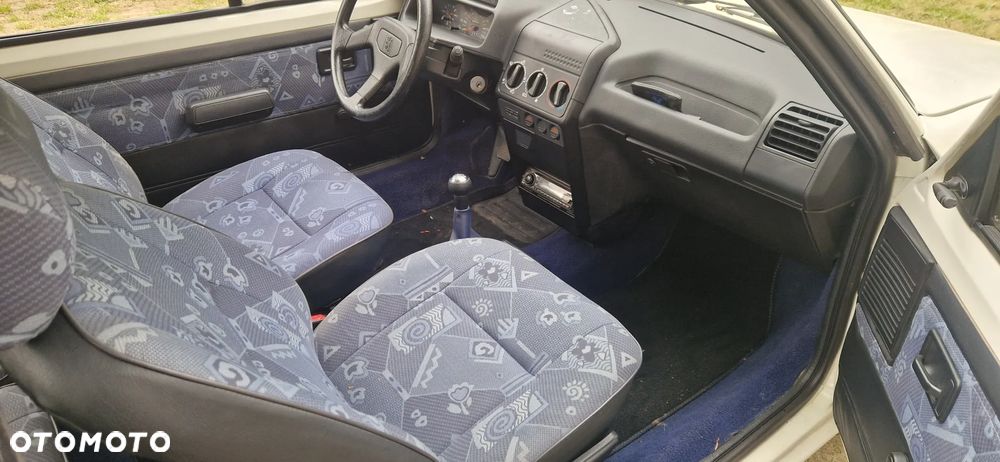 Peugeot 205 - 16