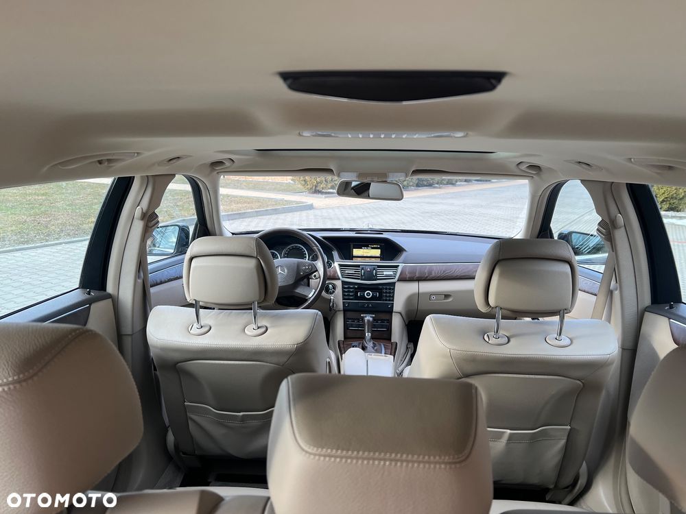 Mercedes-Benz Klasa E 250 CDI DPF BlueEFFICIENCY Automatik Elegance - 26