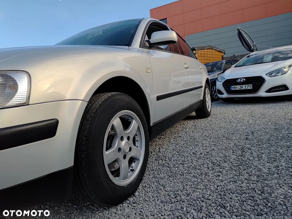 Volkswagen Passat 1.8 - 9