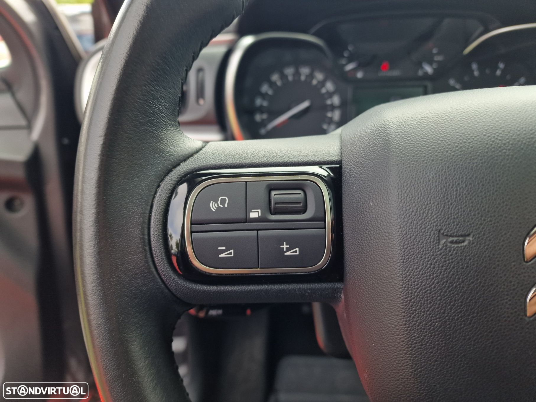 Citroën C3 1.2 PureTech Shine EAT6 - 18