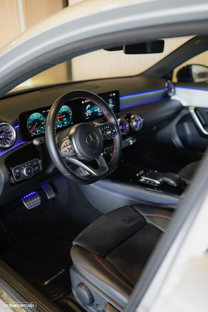 Mercedes-Benz A 250 e AMG Line - 20