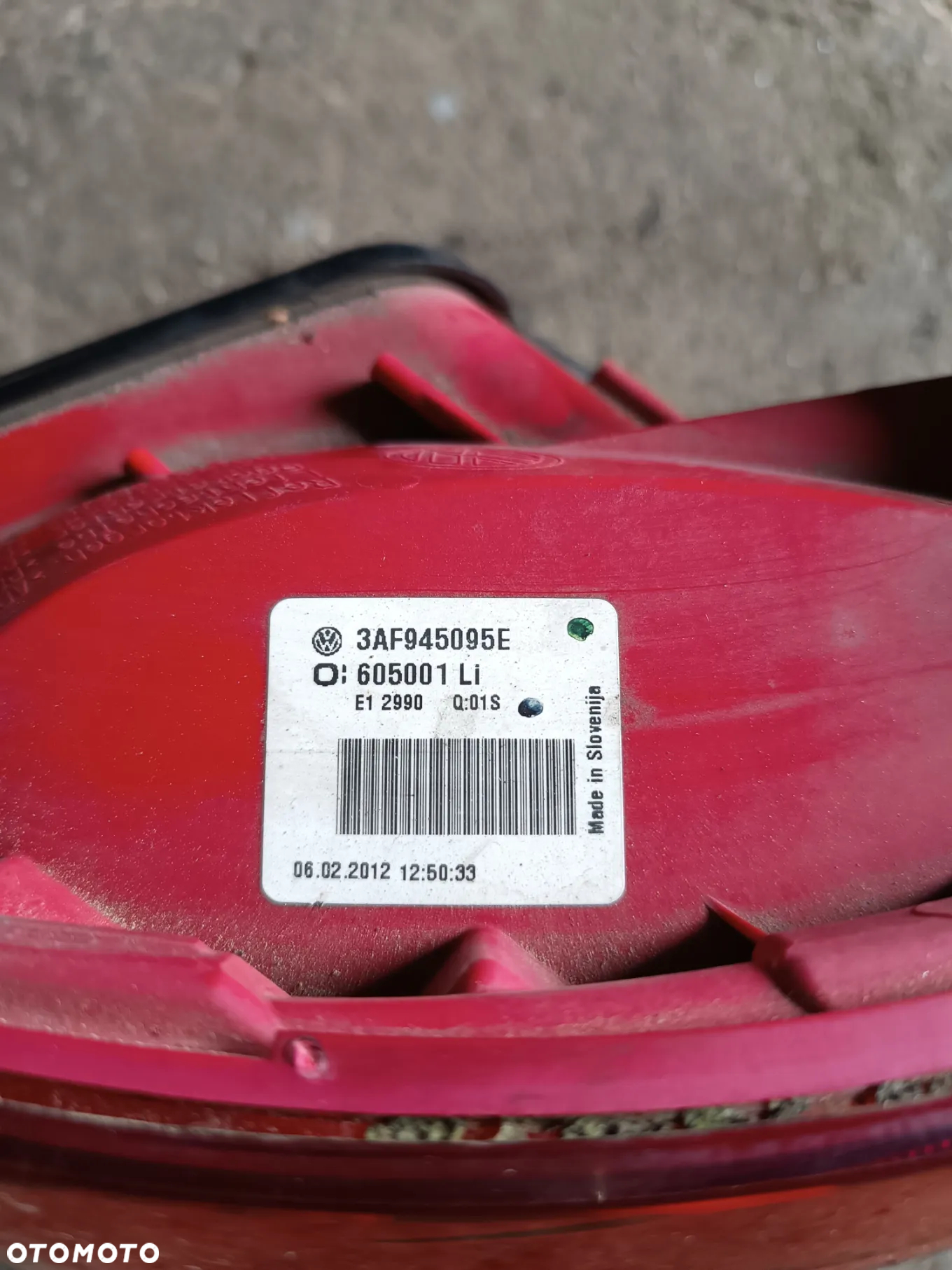 VW PASSAT B7 KOMBI LAMPA TYŁ LEWA Z BŁOTNIKA - 2