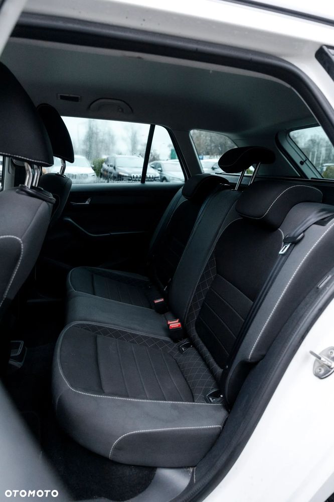 Skoda Fabia 1.0 Ambition - 10