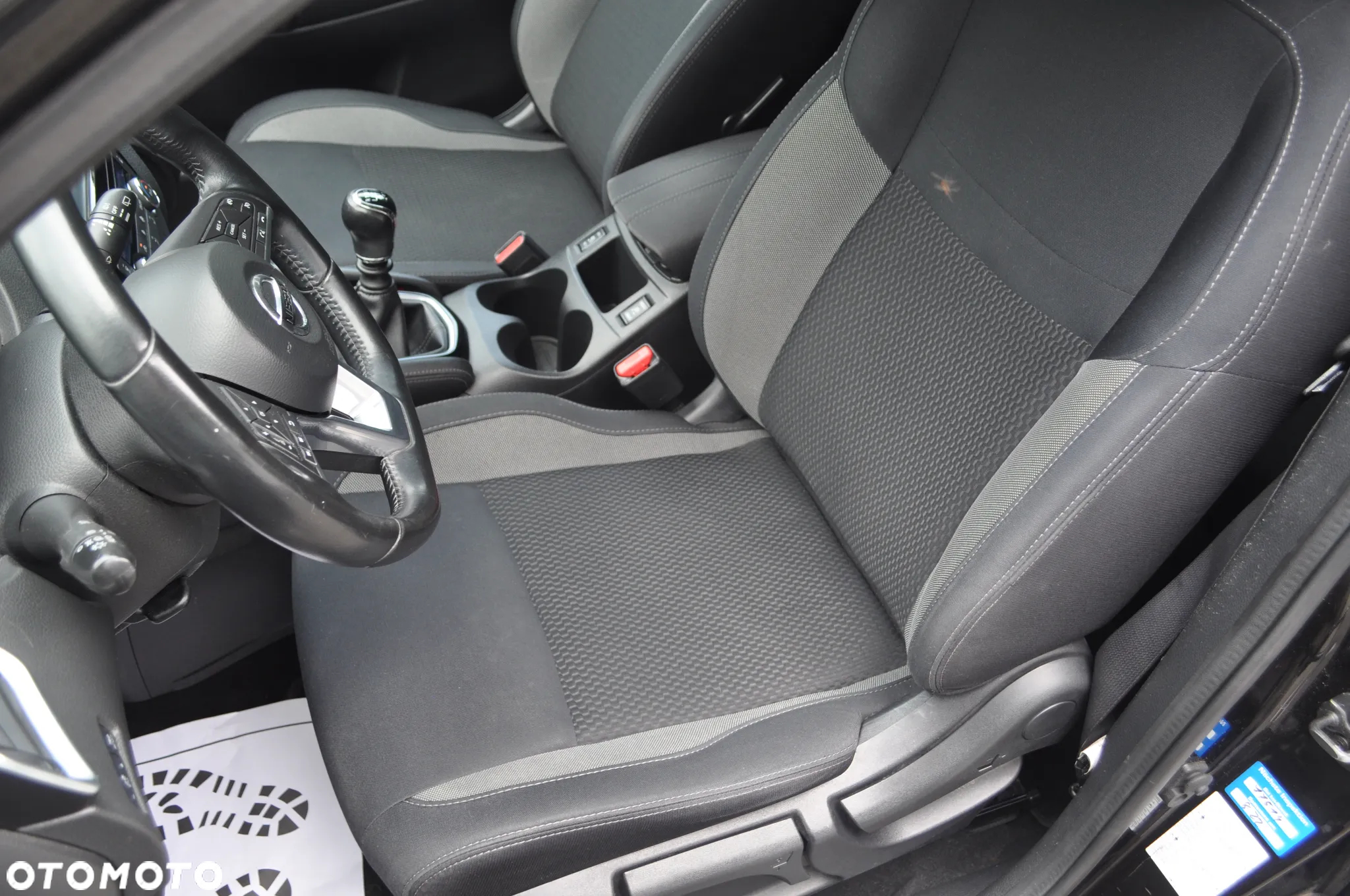 Nissan Qashqai 1.6 DIG-T N-Connecta - 23