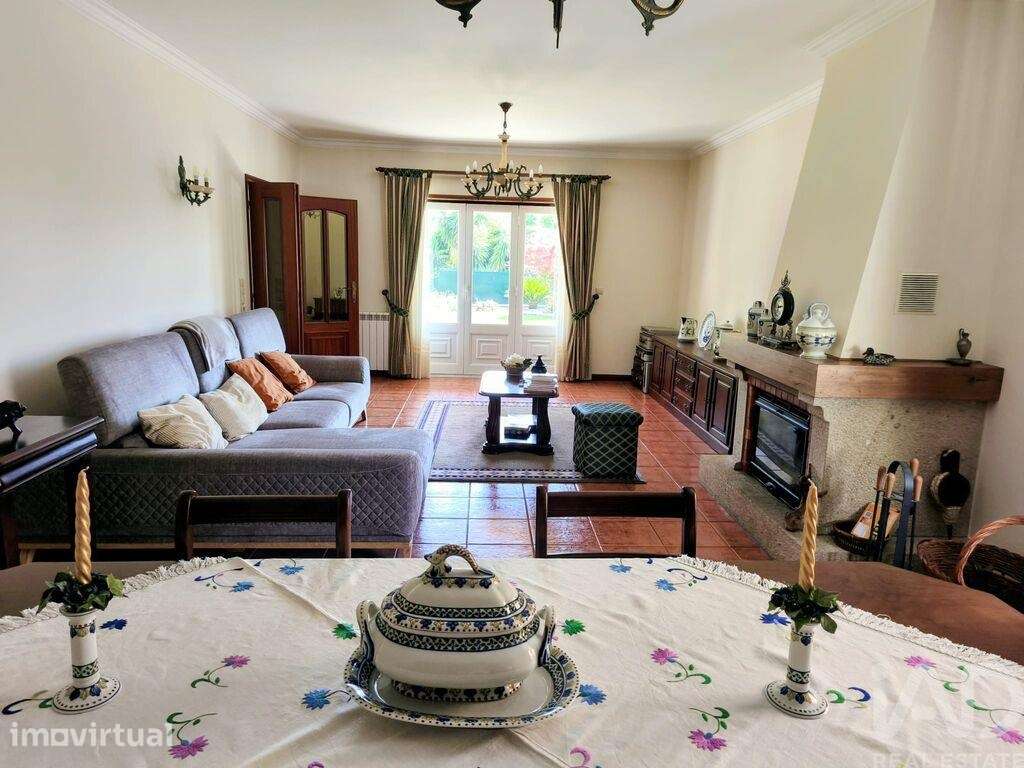 Moradia isolada T5 em São Pedro d'Arcos de 259 m2 - Grande imagem: 3/40