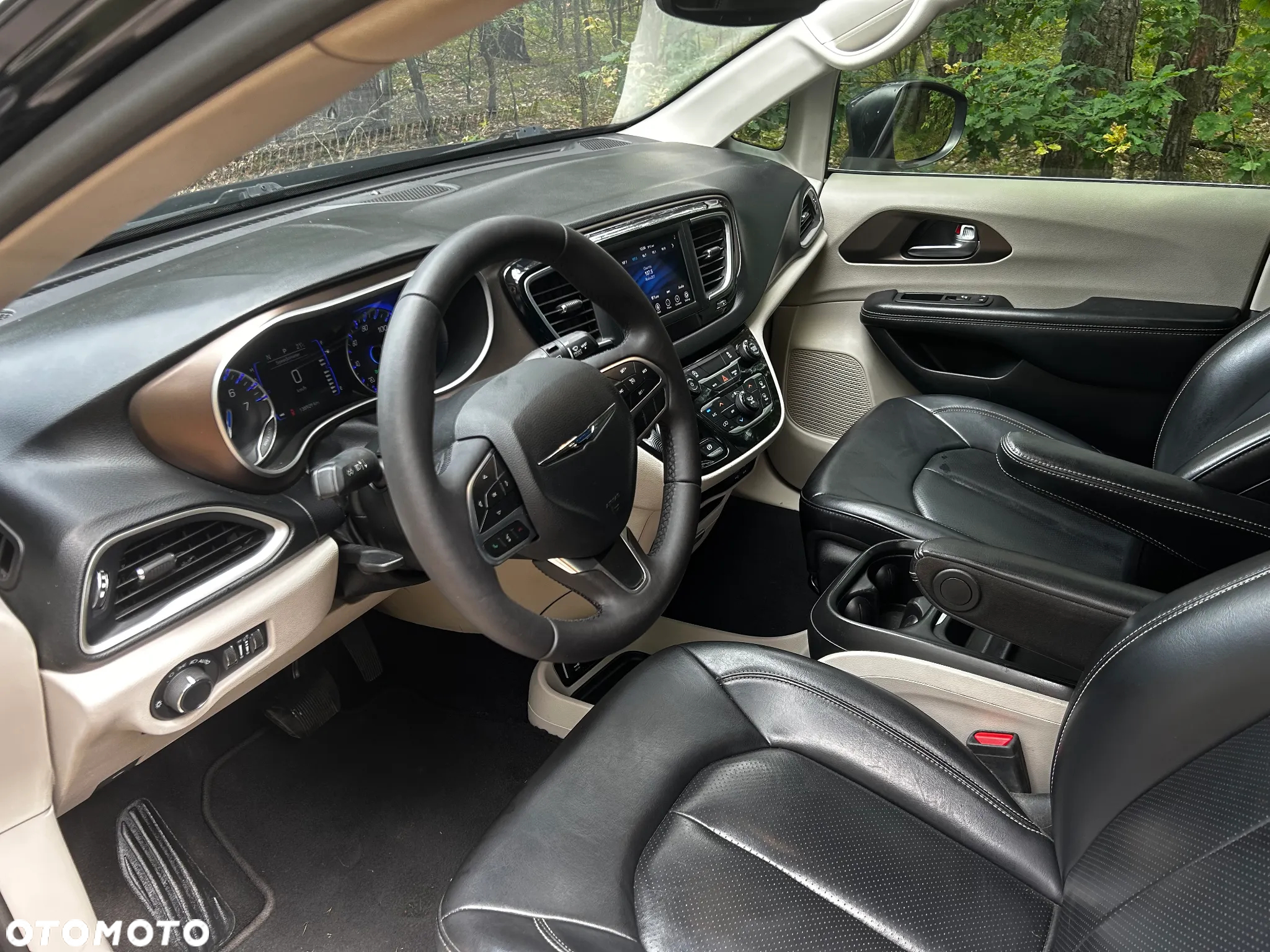 Chrysler Pacifica - 22