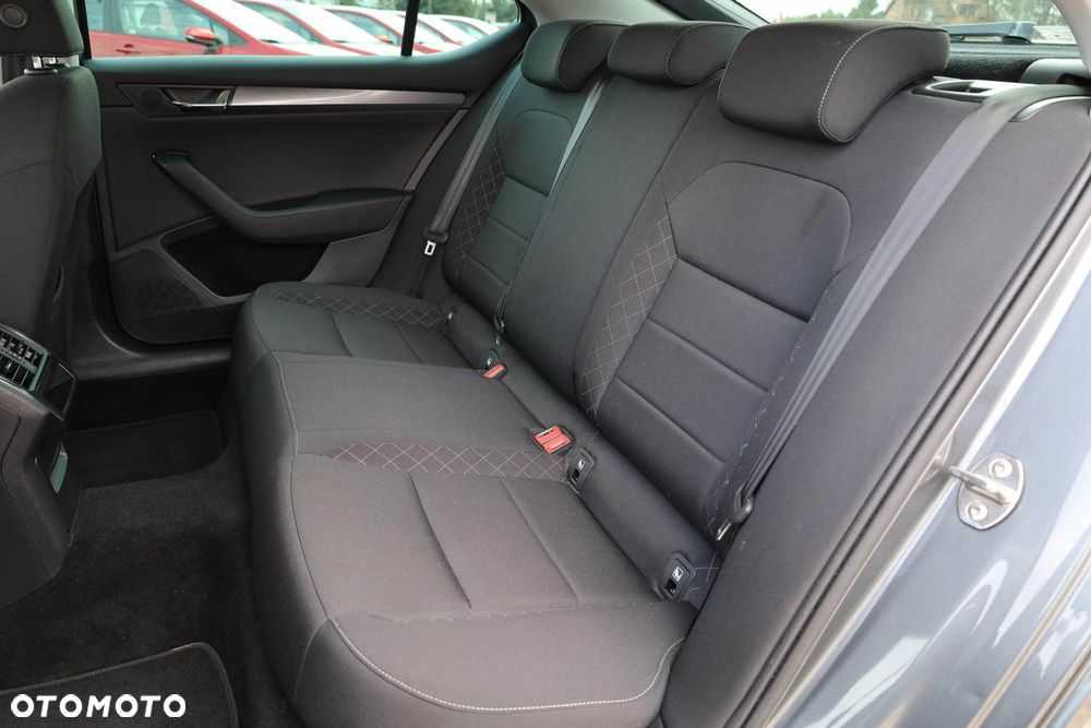 Skoda Superb 2.0 TDI SCR Active DSG - 37