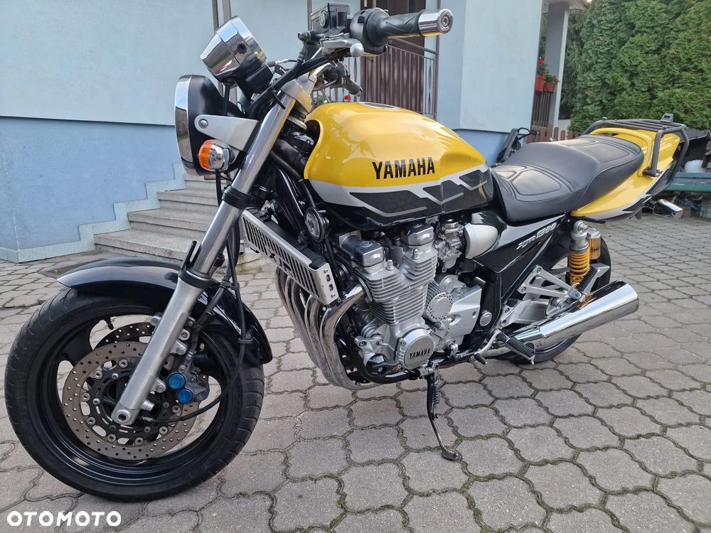Yamaha XJR - 1
