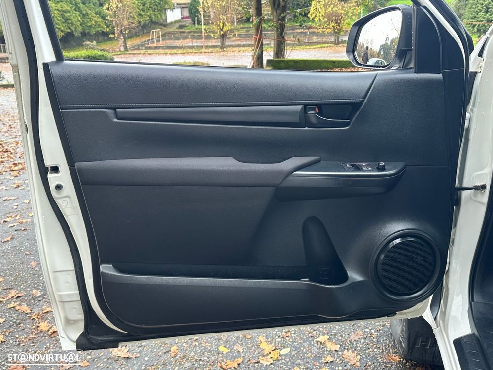 Toyota Hilux 2.4 D-4D 4WD CE Trial - 5