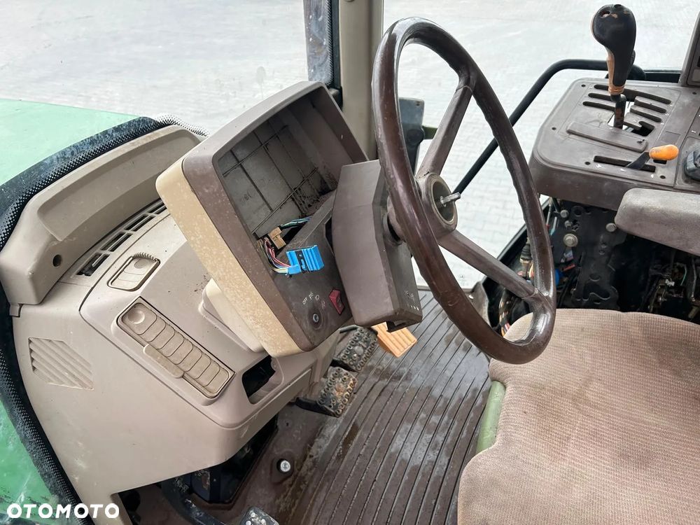 John Deere 6820 - 7