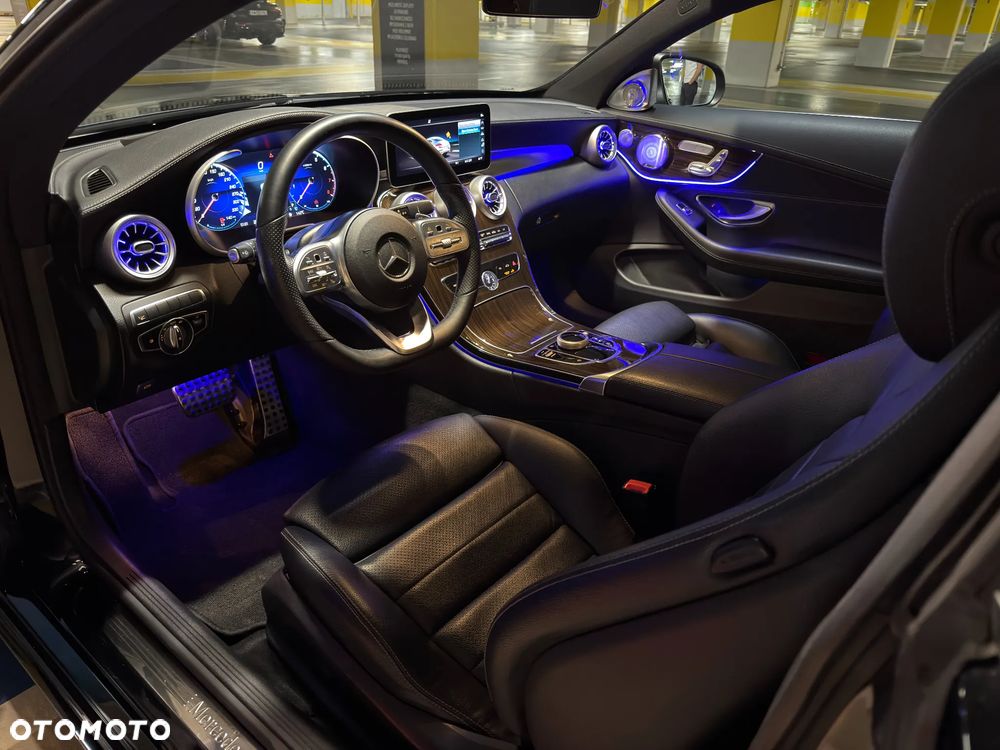 Mercedes-Benz Klasa C 300 9G-TRONIC AMG Line - 19