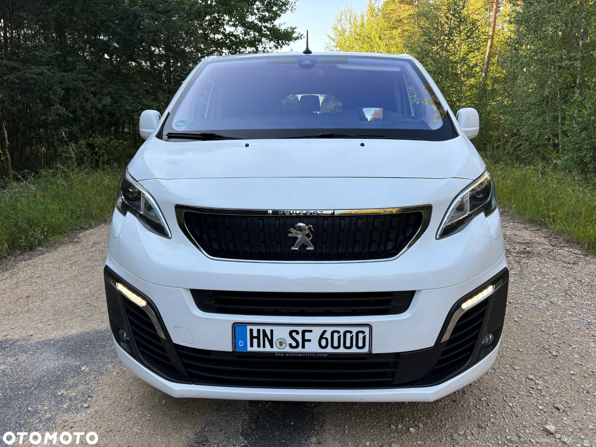 Peugeot Traveller L2 2.0 BlueHDi 180 S&S EAT8 Allure - 3