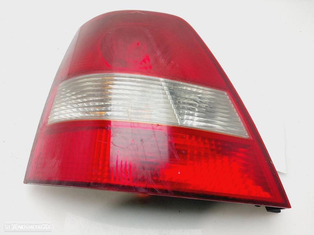 FAROLIM TRASEIRO ESQUERDO KIA SORENTO - 1