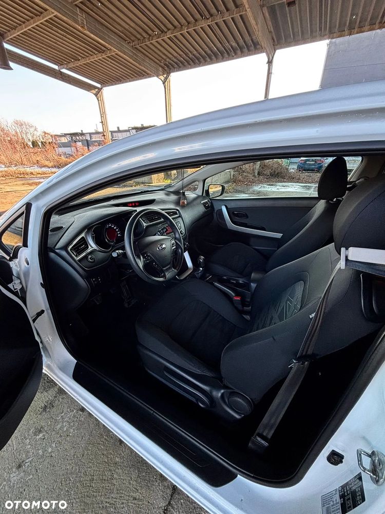Kia Ceed - 10