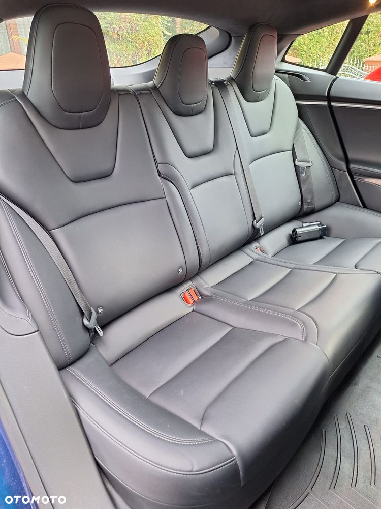 Tesla Model S - 20