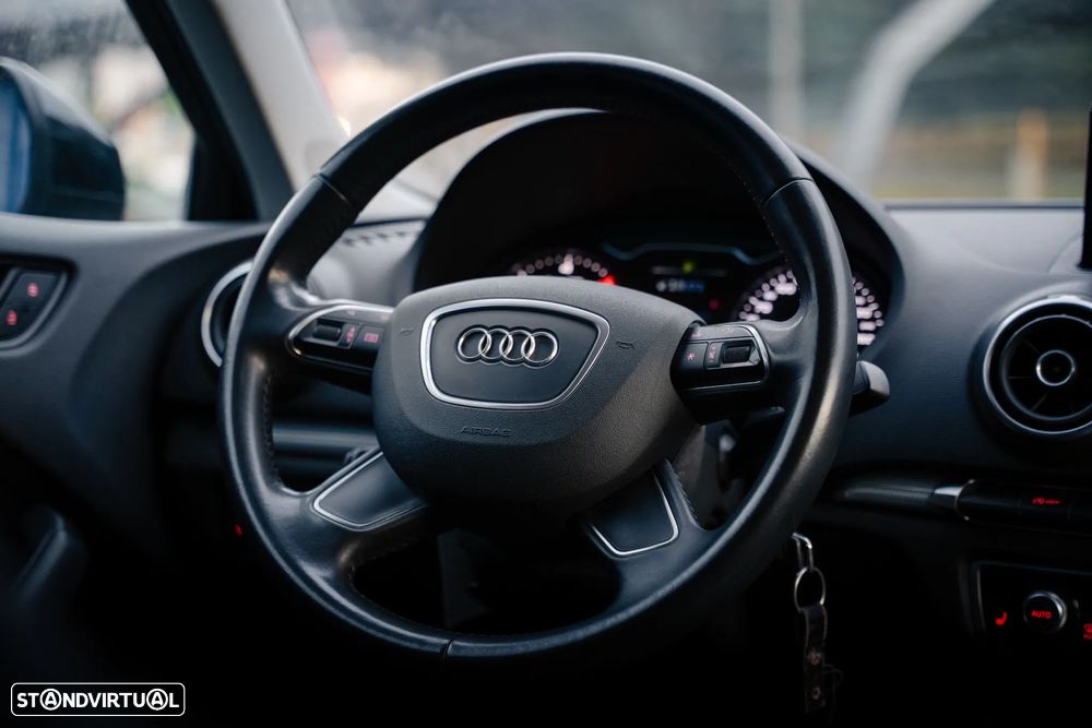 Audi A3 Sportback 1.6 TDI DPF Attraction - 12