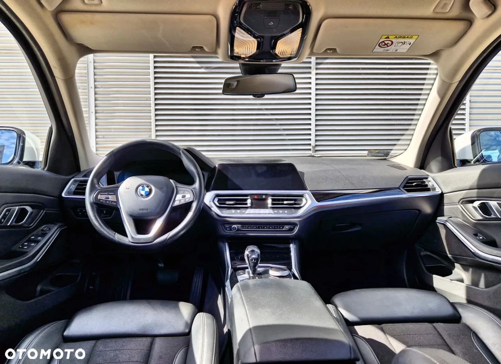 BMW Seria 3 318d Sport Line - 17