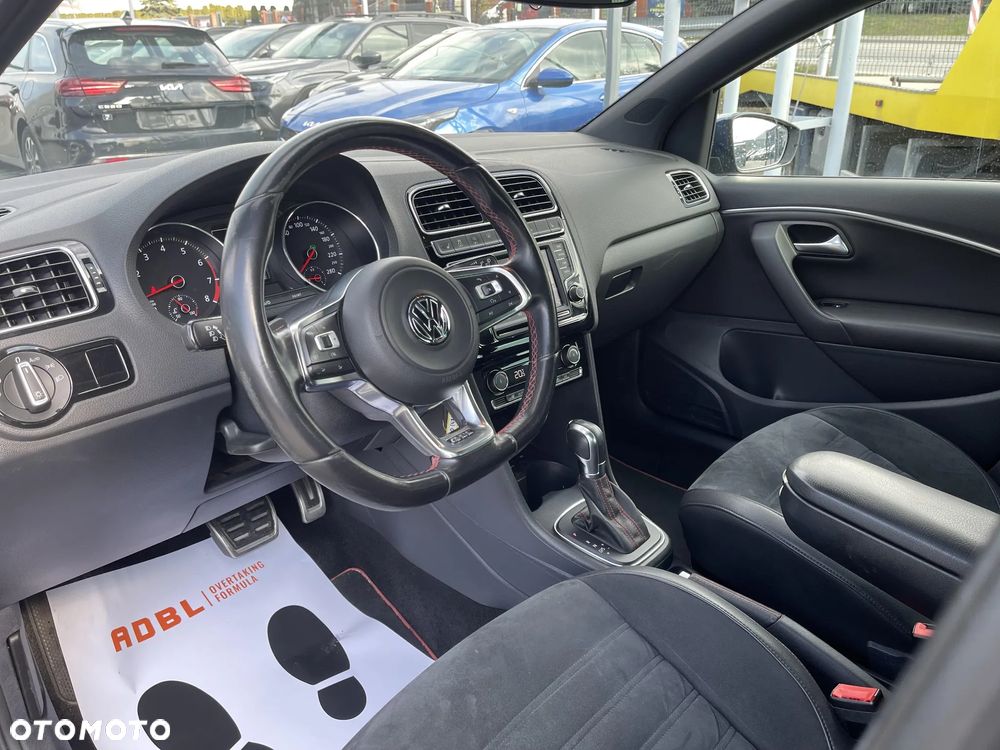 Volkswagen Polo - 10