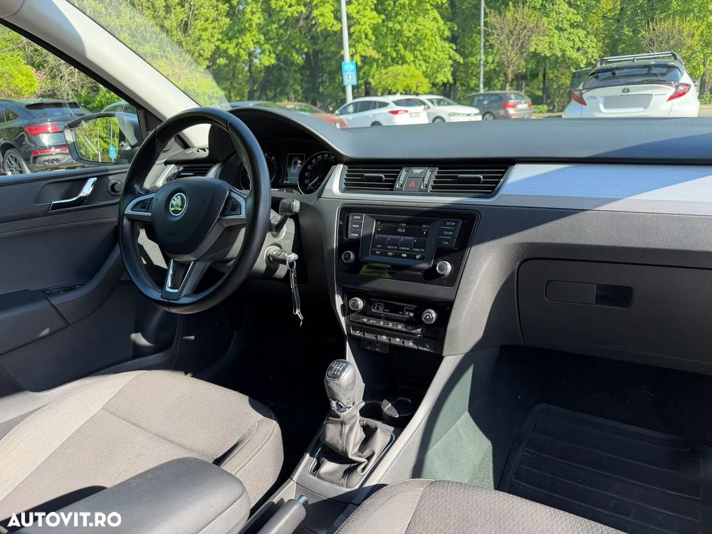 Skoda RAPID 1.2 TSI Style - 8