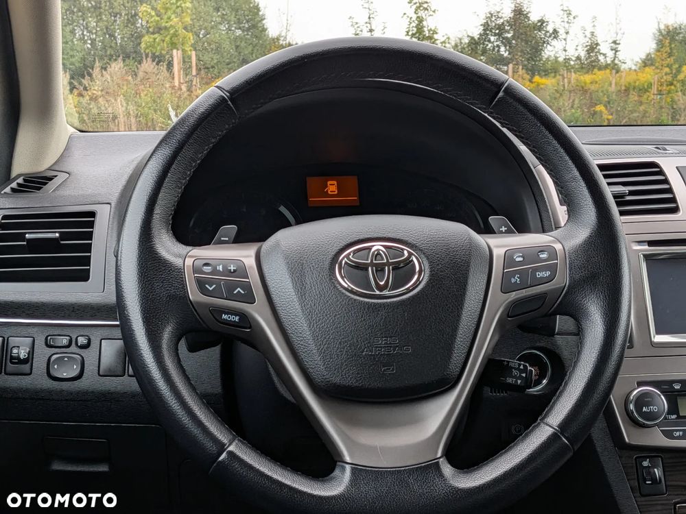 Toyota Avensis 1.8 Sol plus NAVI MS - 31
