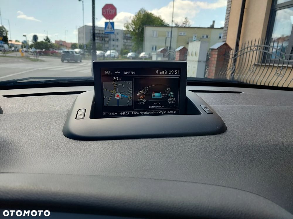 Peugeot 3008 Hybrid4 - 12