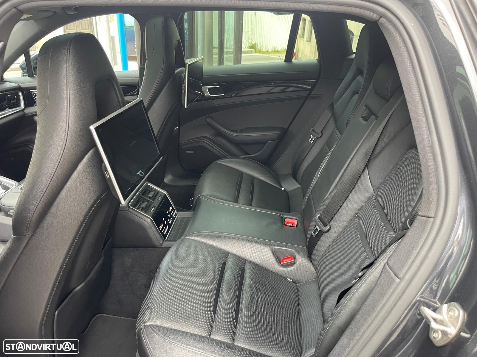 Porsche Panamera Sport Turismo 4 E-Hybrid - 42
