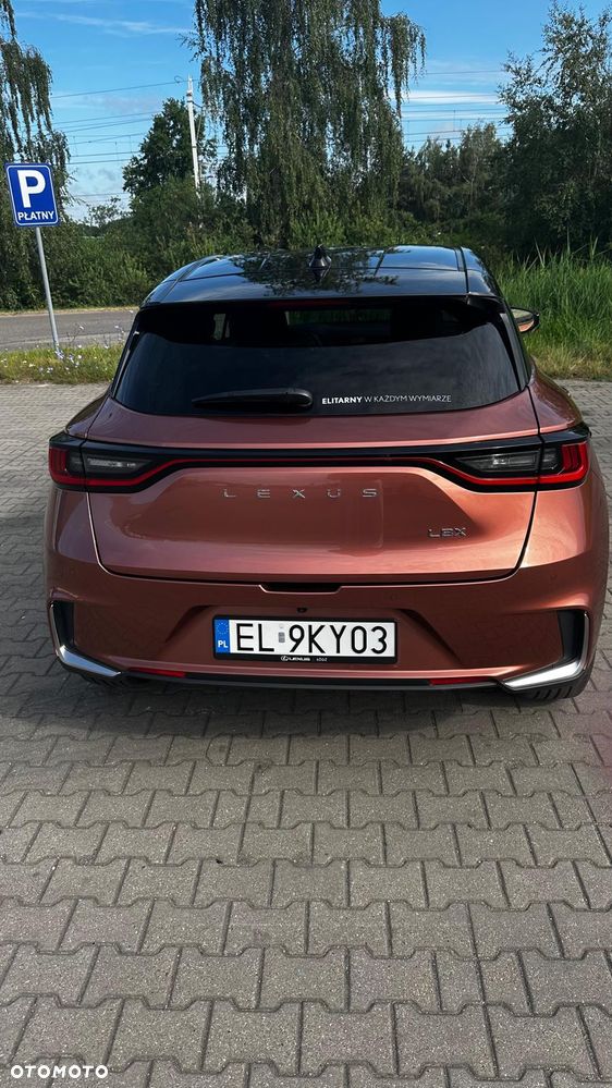 Lexus LBX 1.5 Hybrid Emotion - 2