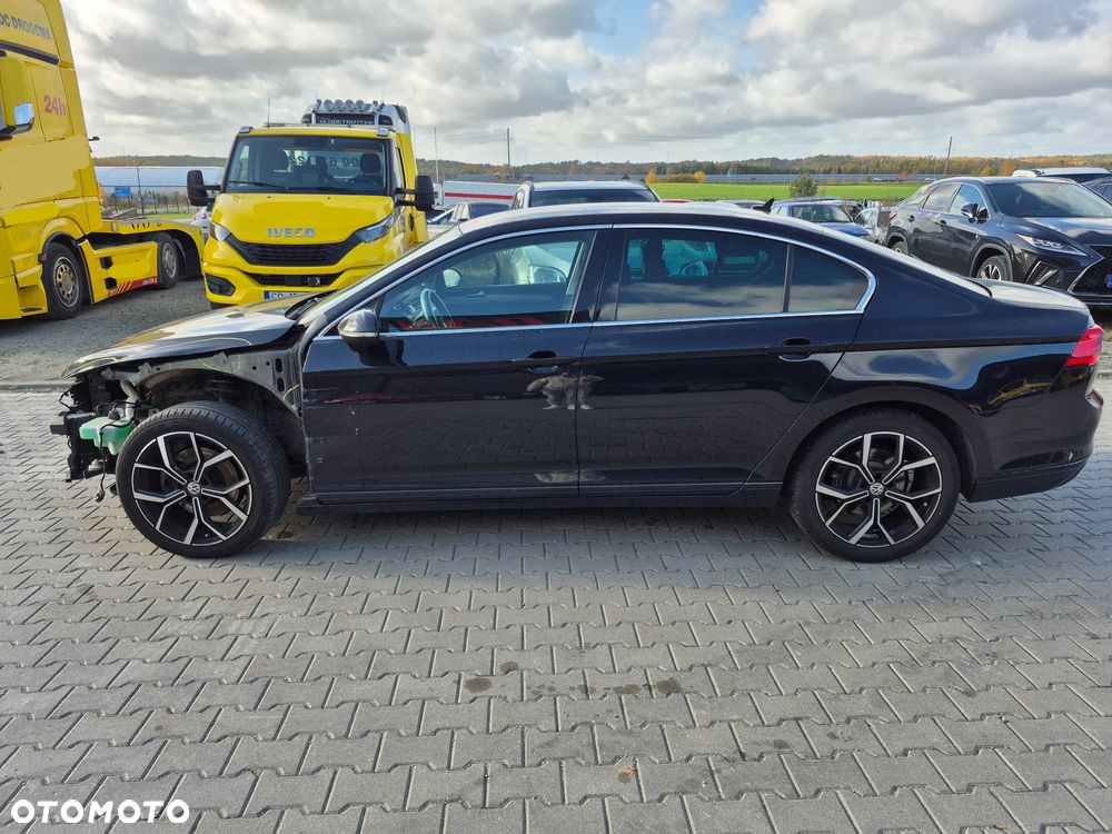 Volkswagen Passat 2.0 TSI Business DSG - 7