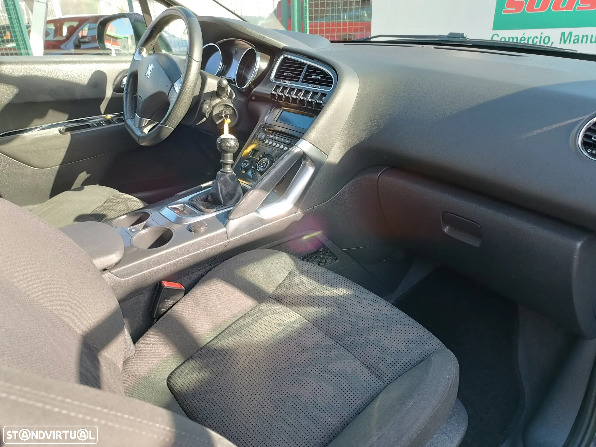 Peugeot 3008 1.6 HDi SE Style - 24