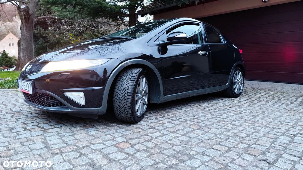 Honda Civic 2.2i-CTDi Executive NAVI - 2