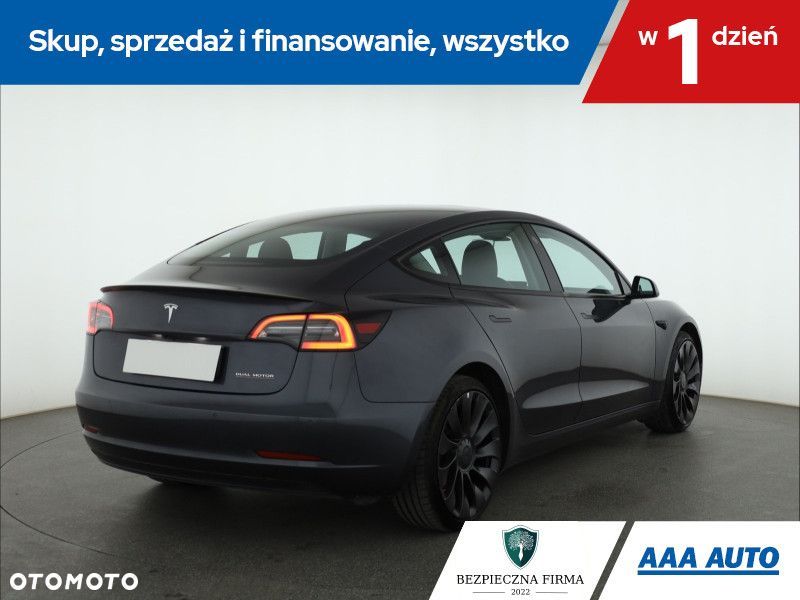 Tesla Model 3 - 7