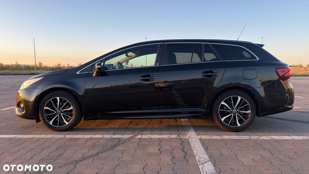Toyota Avensis Touring Sports 1.8 Team Deutschland - 7
