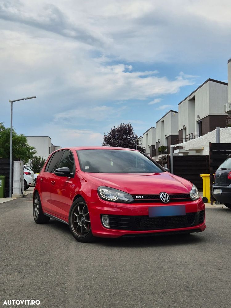 Volkswagen Golf - 1